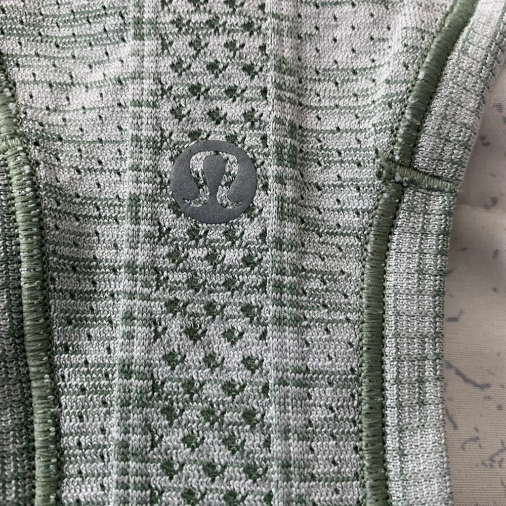Lululemon Athletica Swiftly Tank Top size 6 EUC - Picture 6 of 8